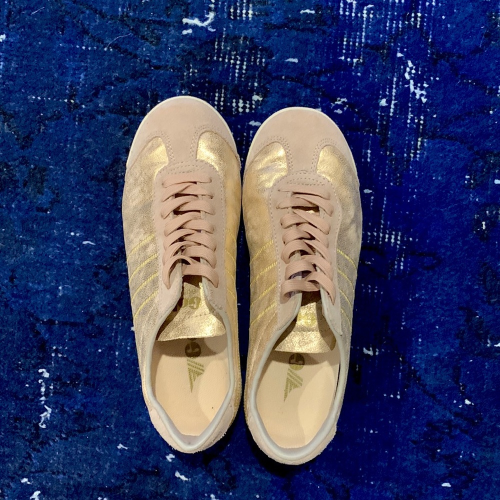 New Gola rose gold Bullet sneakers in size 5